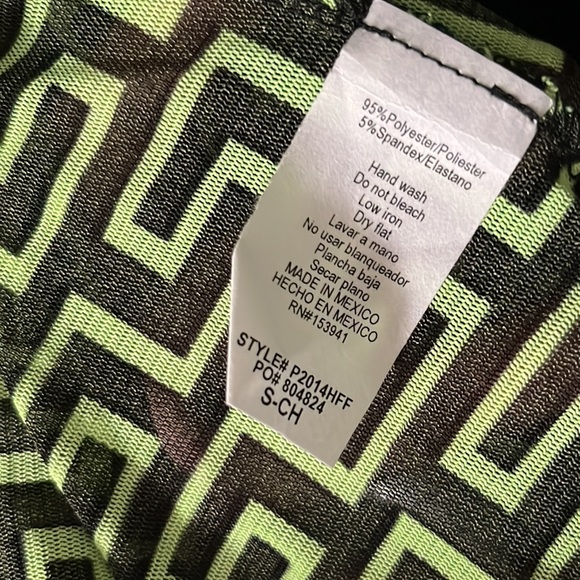 Long Sleeve Mesh Two Piece Biker Short Set with Geometric Print - Picture 6 of 6